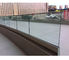 階段バルコニーのポーチの現代アルミニウム ガラス柵の手すりのミラー/サテンの終わり