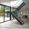 炭素鋼のまっすぐな飛行階段のアパート/別荘のための屋内純木Uの形